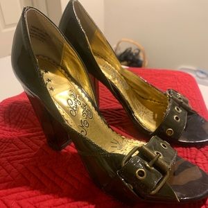 Naughty Monkey camo heals